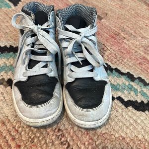 Nikes Air Jordan kids high tops size 3.5